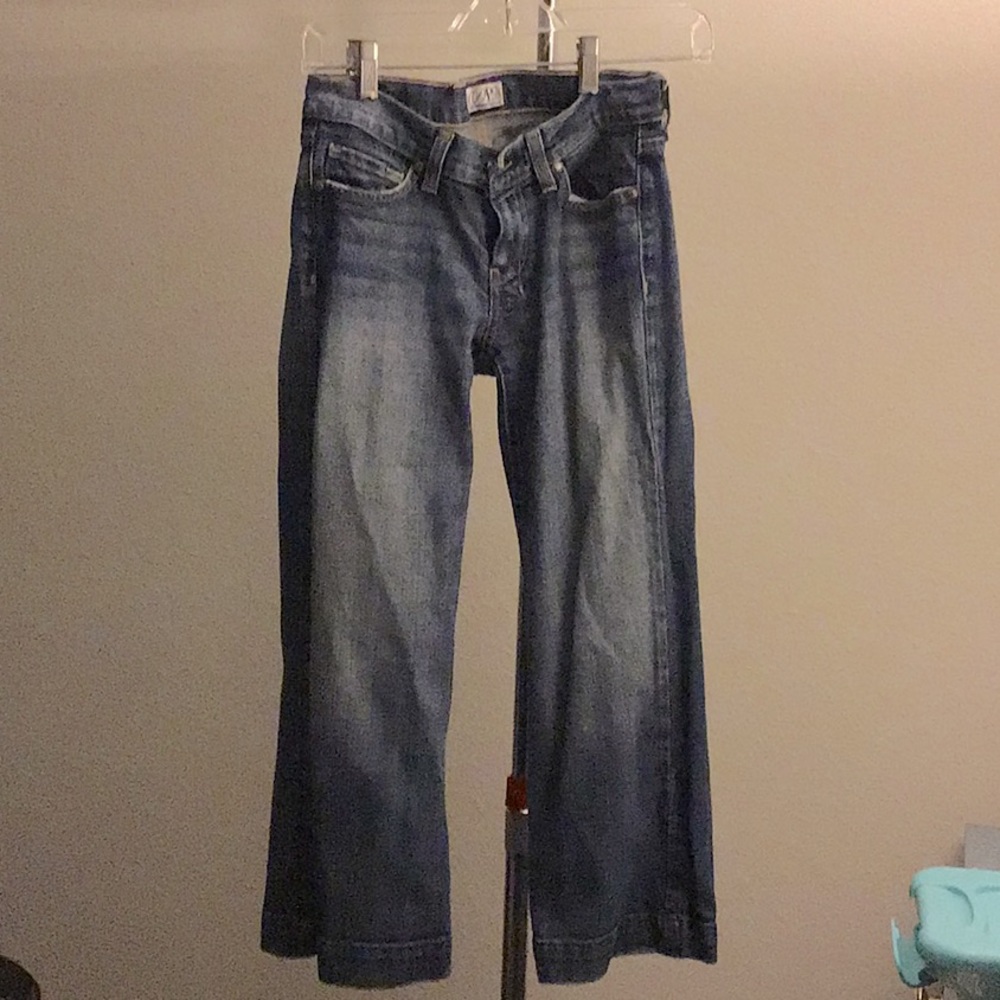 Gently Used Express DPD capris
